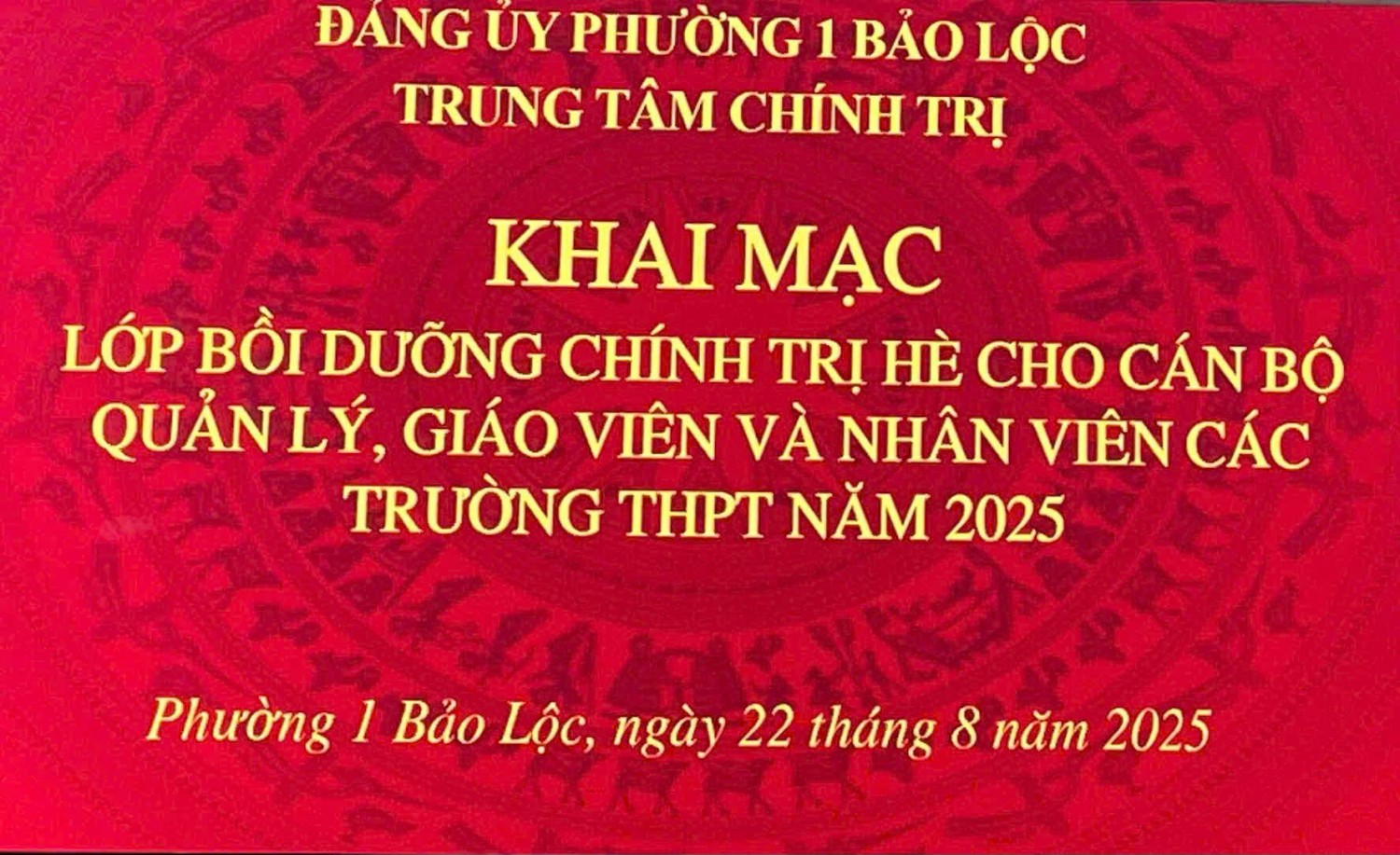 Bồi dưỡng chính trị cho Cán bộ, giáo viên đầu năm học 2025-2026