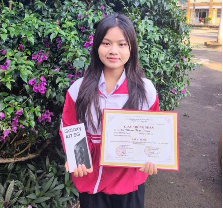 Nữ sinh dân tộc Châu Mạ đạt giải Nhì cấp quốc gia Cuộc thi An toàn giao thông